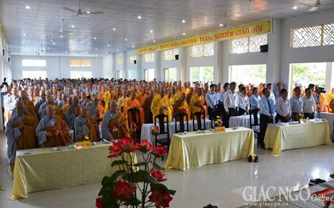 Da Nang: More than 1,000 people pray for peace in the East Sea
